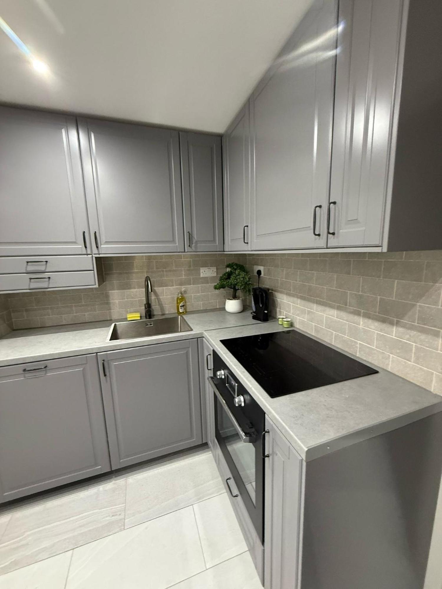 Bell Street 2 Bedroom Flat B *